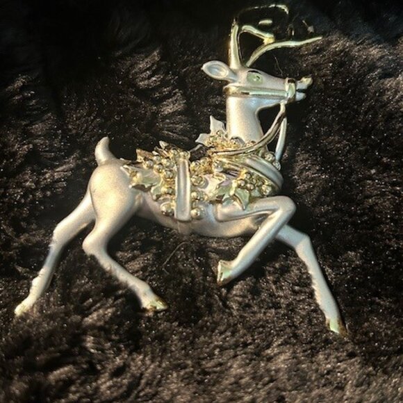 Jewelry - Beautiful Vintage Silver & Gold Tone Reindeer